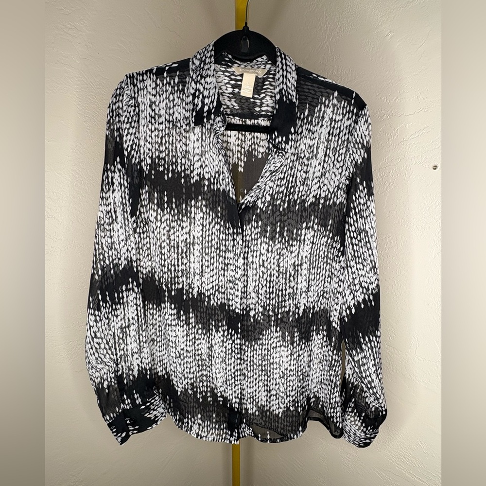Banana Republic Black and White Button Down Shirt